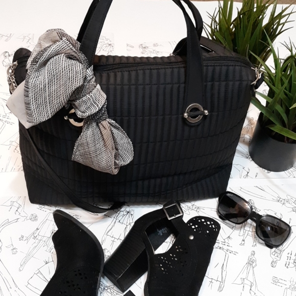 Handbag - Picture 1 of 4